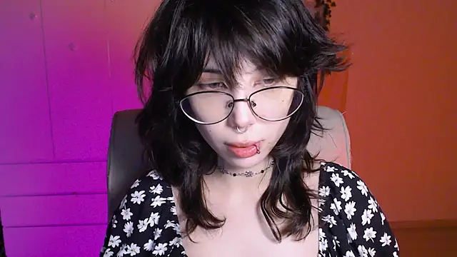 Snapshot of MoriHorri chatting on September 14, 2025, 1:10 pm MoriHorri online show from September 14, 2025, 1:10 pm