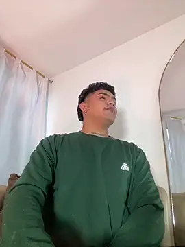 MatheoVelez online show from December 3, 2024, 8:17 pm