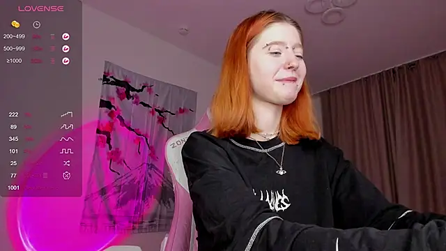 ScarletRos3 online show from December 26, 2024, 4:47 pm