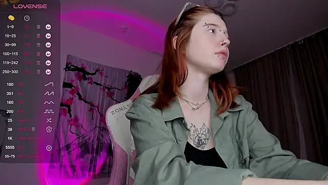 ScarletRos3 online show from February 22, 2025, 5:13 pm