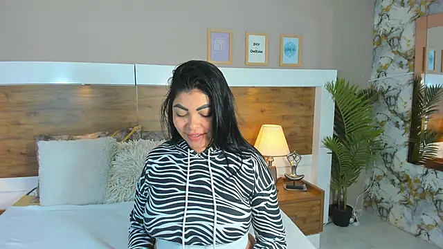 EmaBakker online show from March 5, 2025, 12:00 pm