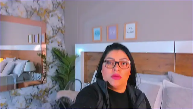 EmaBakker online show from January 15, 2026, 11:15 am