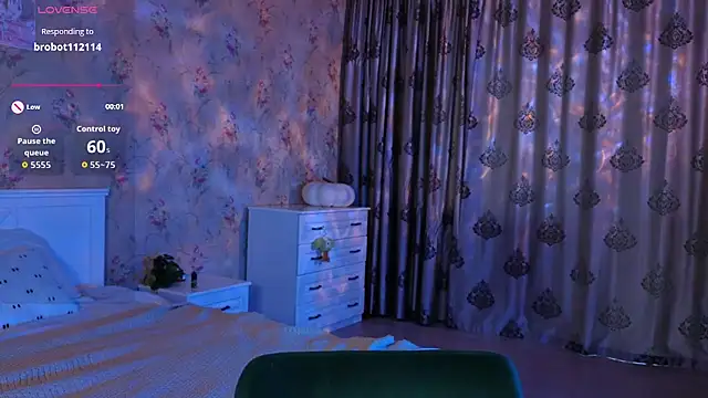 Nora Failure online show from September 19, 2025, 2:13 am