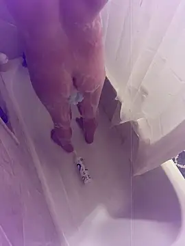 Snapshot of twentywithafelonyy chatting on December 16, 2024, 7:04 am twentywithafelonyy online show from December 16, 2024, 7:04 am