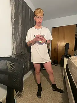 Snapshot of twentywithafelonyy chatting on January 12, 2025, 1:05 pm twentywithafelonyy online show from January 12, 2025, 1:05 pm