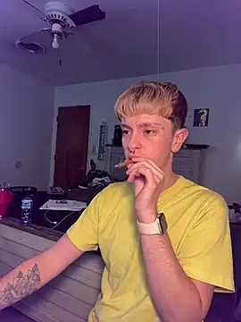 Snapshot of twentywithafelonyy chatting on February 26, 2025, 6:32 pm twentywithafelonyy online show from February 26, 2025, 6:32 pm