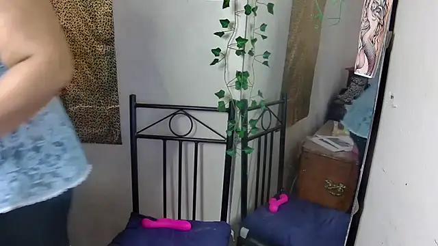 Snapshot of GoddessLorenaTheeSiren chatting on October 7, 2025, 8:55 am GoddessLorenaTheeSiren online show from October 7, 2025, 8:55 am