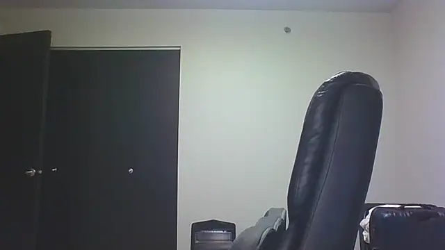 Snapshot of Stayinalive1992 chatting on March 3, 2026, 2:39 am Stayinalive1992 online show from March 3, 2026, 2:39 am