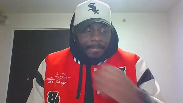 Snapshot of Stayinalive1992 chatting on March 13, 2026, 2:51 am Stayinalive1992 online show from March 13, 2026, 2:51 am