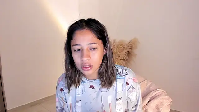 amelie murphy  online show from November 20, 2025, 1:22 pm