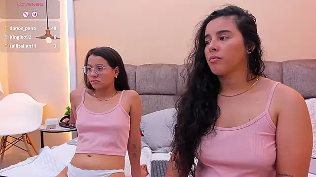 Dilan y Mia online show from December 12, 2024, 5:15 pm