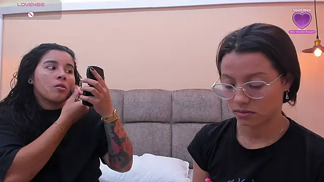 Dilan y Mia online show from December 23, 2024, 1:56 pm