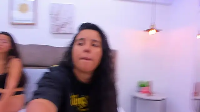 Dilan y Mia online show from February 8, 2025, 6:22 pm