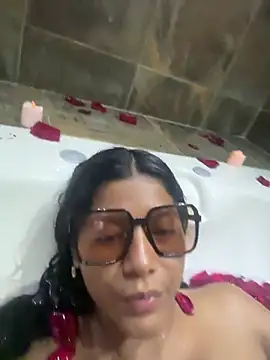 NiaBlanco online show from February 11, 2026, 10:59 pm