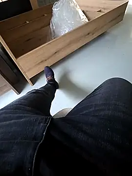 KarlosCarutox online show from December 4, 2025, 9:18 am