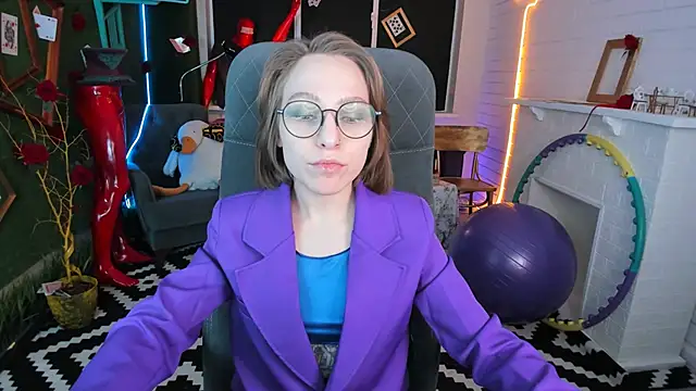 Snapshot of AphexQueen chatting on December 28, 2024, 3:15 pm AphexQueen online show from December 28, 2024, 3:15 pm