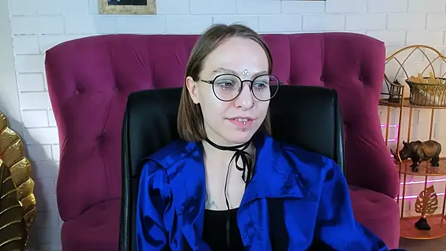 Snapshot of AphexQueen chatting on January 15, 2025, 3:29 pm AphexQueen online show from January 15, 2025, 3:29 pm