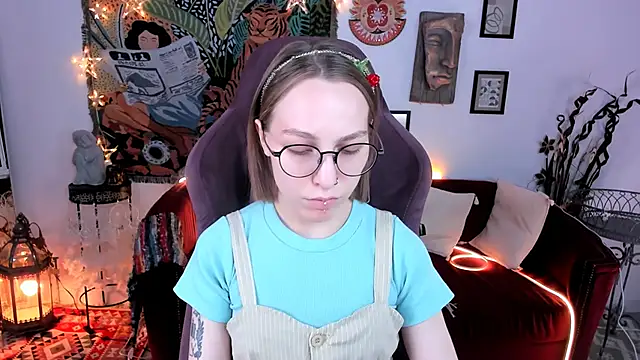 Snapshot of AphexQueen chatting on January 22, 2025, 1:21 pm AphexQueen online show from January 22, 2025, 1:21 pm