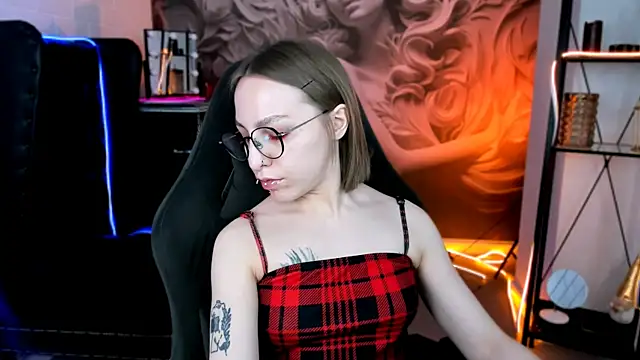 Snapshot of AphexQueen chatting on January 30, 2025, 9:15 am AphexQueen online show from January 30, 2025, 9:15 am