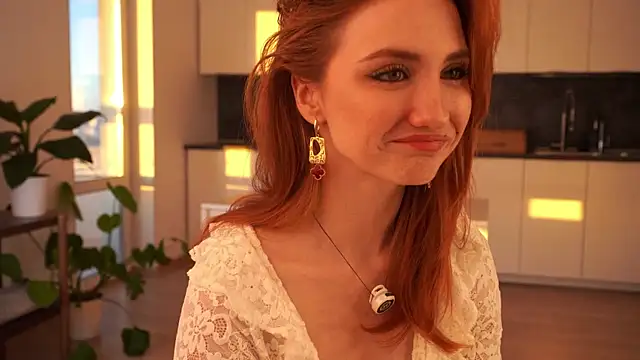 EsmaCrumbley online show from November 21, 2025, 4:11 am