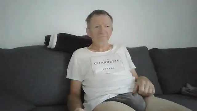 Snapshot of naturiste974 chatting on June 10, 2026, 4:45 am naturiste974 online show from June 10, 2026, 4:45 am