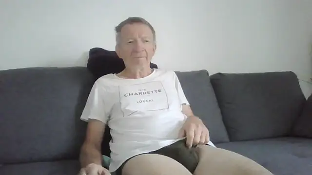 Snapshot of naturiste974 chatting on June 16, 2026, 4:48 am naturiste974 online show from June 16, 2026, 4:48 am