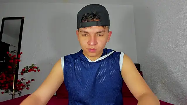 Snapshot of Danielbluestar chatting on February 26, 2025, 5:39 pm Danielbluestar online show from February 26, 2025, 5:39 pm