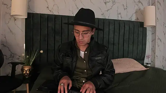 Andy Joy  online show from October 13, 2025, 11:21 am