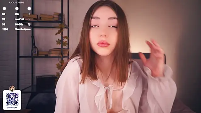 LindaFarmer online show from February 19, 2025, 4:12 am