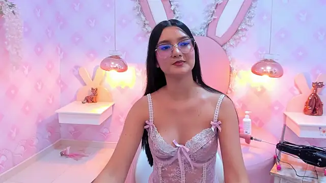 Snapshot of Saraa_Skinny chatting on January 25, 2025, 2:47 pm Saraa Skinny online show from January 25, 2025, 2:47 pm