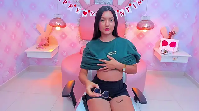 Snapshot of Saraa_Skinny chatting on February 16, 2025, 2:54 pm Saraa Skinny online show from February 16, 2025, 2:54 pm