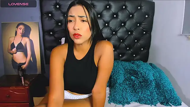 catalinamuss  online show from June 9, 2026, 4:40 pm
