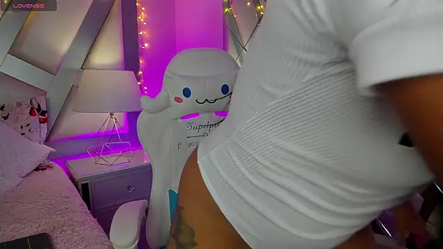 Amber villalobos  online show from January 11, 2025, 3:44 am