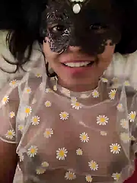 Bella Luna18 online show from December 31, 2024, 5:40 pm