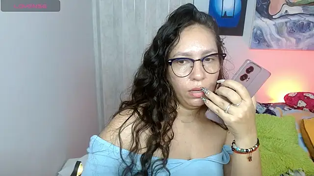 naihroby online show from October 17, 2025, 2:04 am