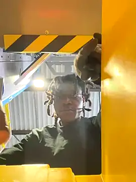 sneakylink13   online show from October 15, 2025, 2:28 pm