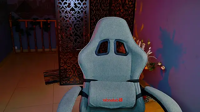 LolaAsmus online show from February 6, 2025, 4:14 pm