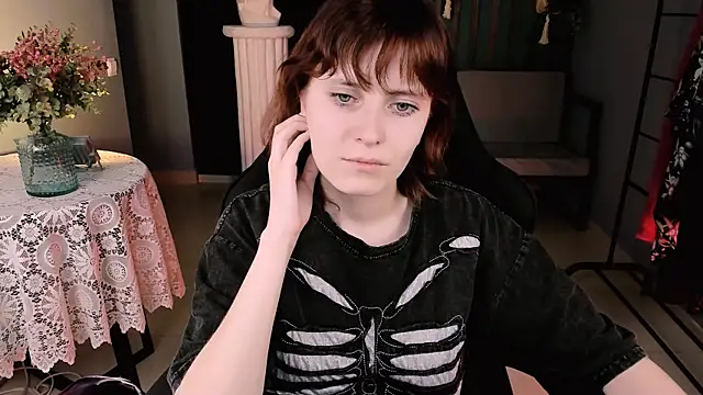 LolaAsmus online show from March 18, 2025, 4:48 pm