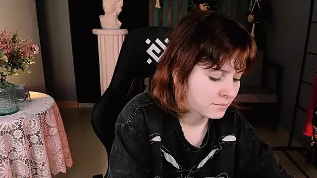 LolaAsmus online show from March 18, 2025, 7:53 pm