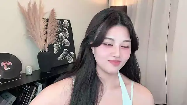 Strawberrybabyy1 online show from March 2, 2025, 4:42 pm