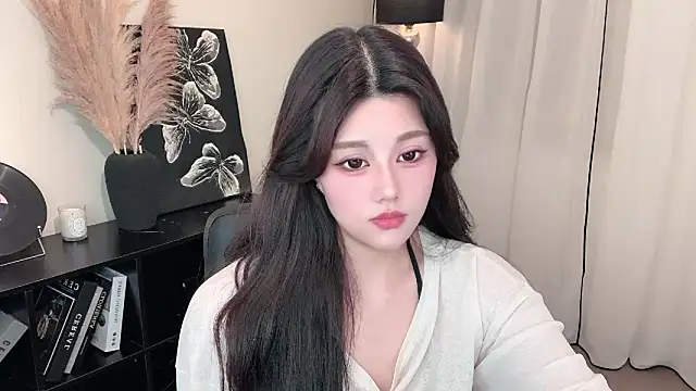 Strawberrybabyy1 online show from March 4, 2025, 1:06 pm