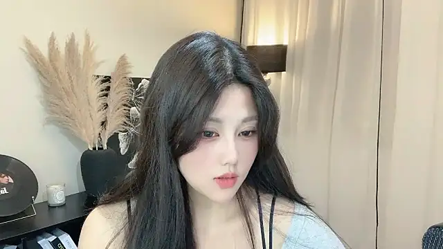 Strawberrybabyy1 online show from March 8, 2025, 3:13 pm