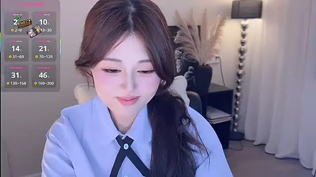 Strawberrybabyy1 online show from September 26, 2025, 1:15 pm