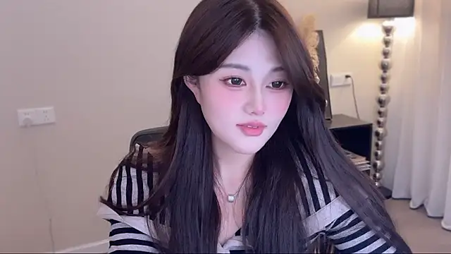 Strawberrybabyy1 online show from November 4, 2025, 3:22 pm