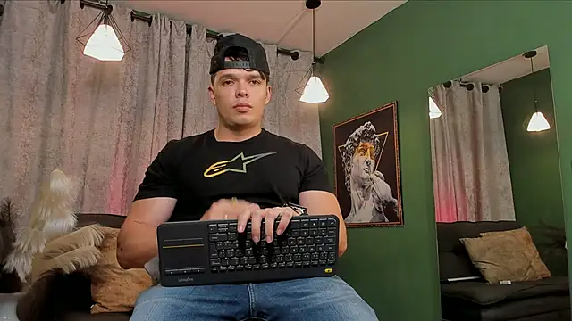 Jake Tylerr  online show from December 15, 2025, 1:43 am