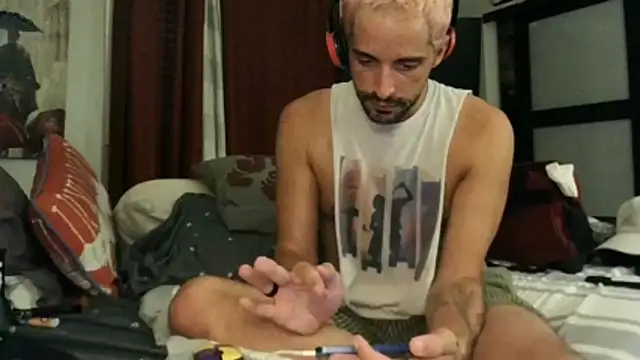 Snapshot of SirCharlesXXX chatting on October 17, 2025, 10:23 pm SirCharlesXXX online show from October 17, 2025, 10:23 pm