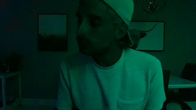 Snapshot of SirCharlesXXX chatting on October 25, 2025, 12:40 am SirCharlesXXX online show from October 25, 2025, 12:40 am
