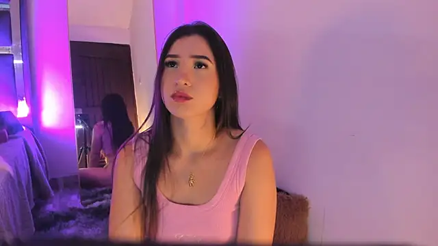 Snapshot of MilaHal_ chatting on December 22, 2025, 9:01 pm MilaHal online show from December 22, 2025, 9:01 pm