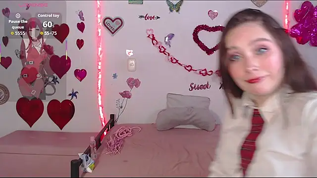 Snapshot of NaomiCandy chatting on December 3, 2025, 9:13 pm NaomiCandy online show from December 3, 2025, 9:13 pm