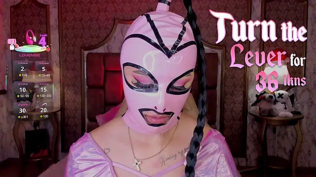 SoffiQueen online show from December 1, 2025, 3:17 pm